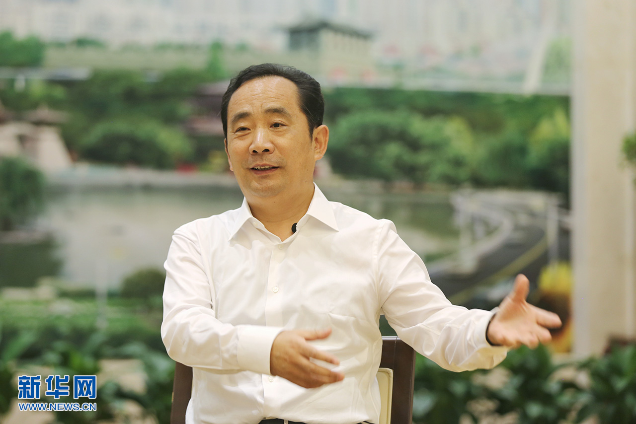 疫情防控的基本盤穩(wěn)住了，經(jīng)濟才能快速重啟。